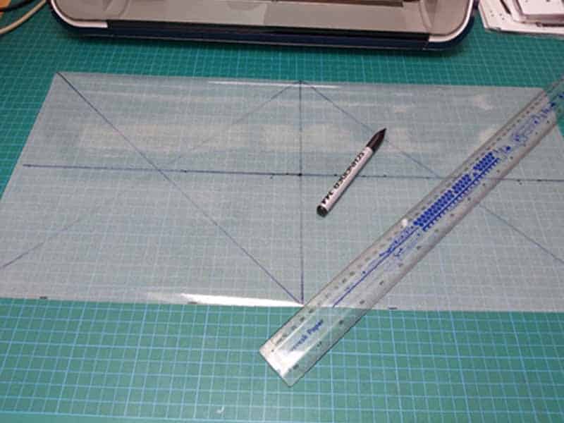 Een originele raamdecoratie maken met een mandala.