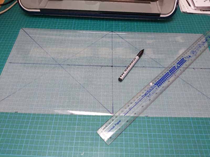 Een originele raamdecoratie maken met een mandala.