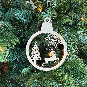 Kerstbal van hout lasersnijden